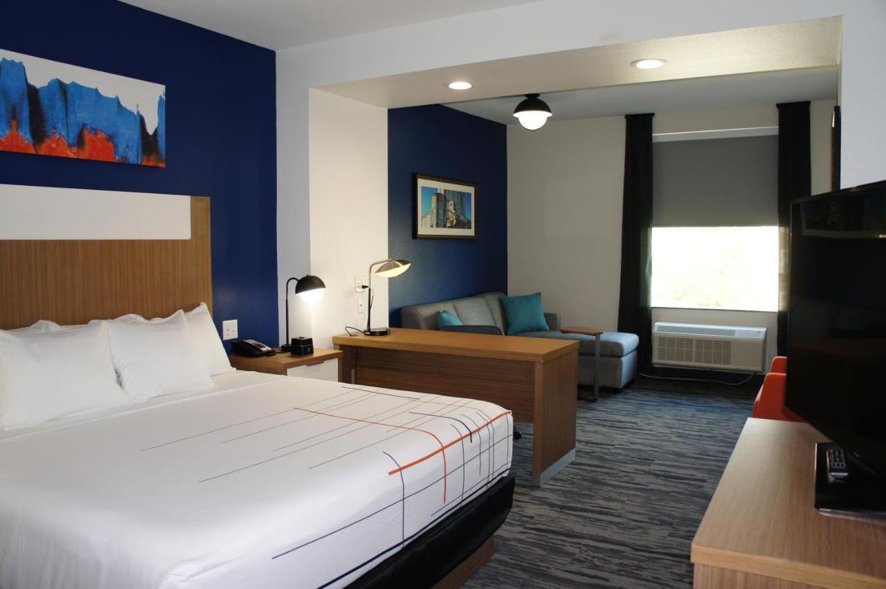 Hotel La Quinta & Katy-mills By Wyndham